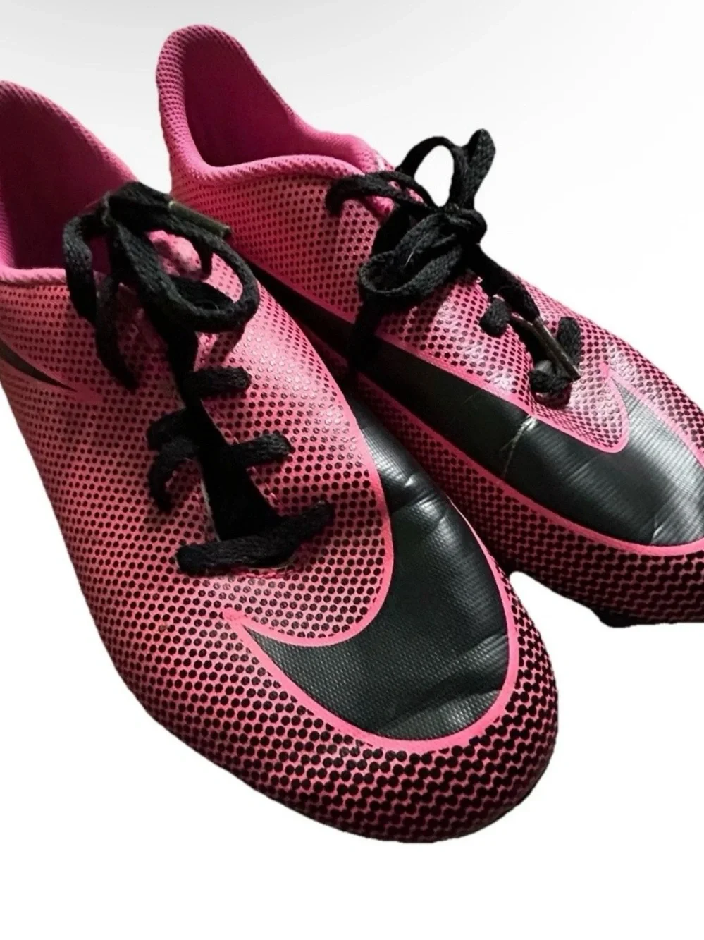 VGUC Girls Nike Pink Soccer Cleats Size 6Y